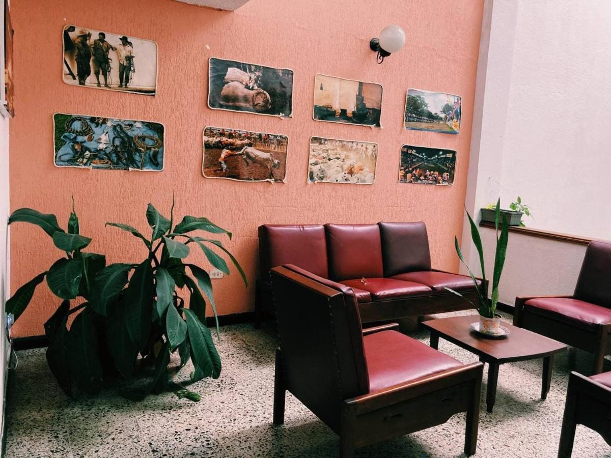 Refugio Llanero Hotel Boutique Villavo Centro 3K Aeropuerto ビリャビセンシオ エクステリア 写真